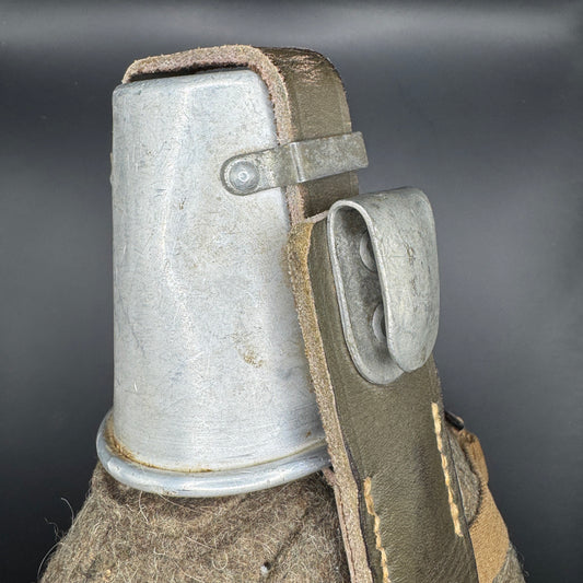 WW2 original artifact – WW1 GERMAN MEDICAL PATTERN WATER BOTTLE – interior detail