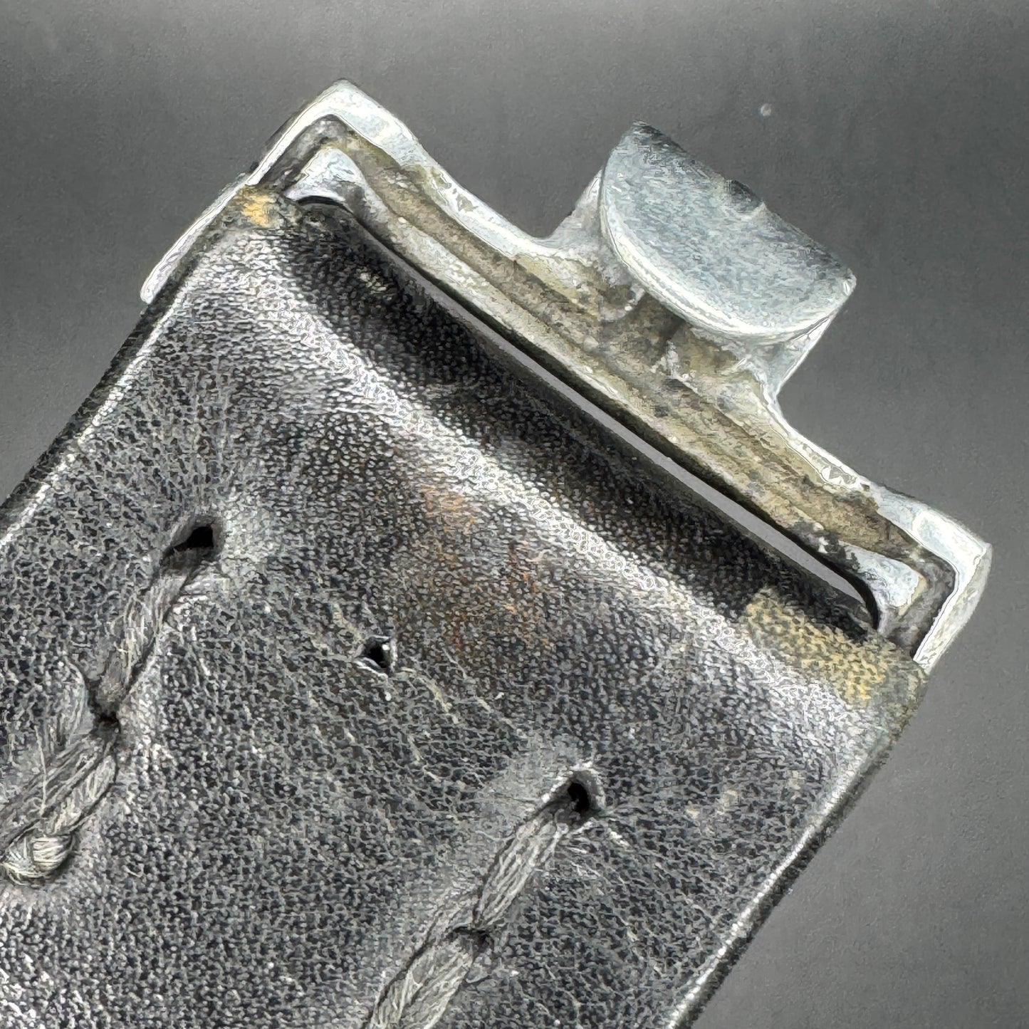 WW2 original artifact – Alumunium Heer Buckle with matching black belt – interior page