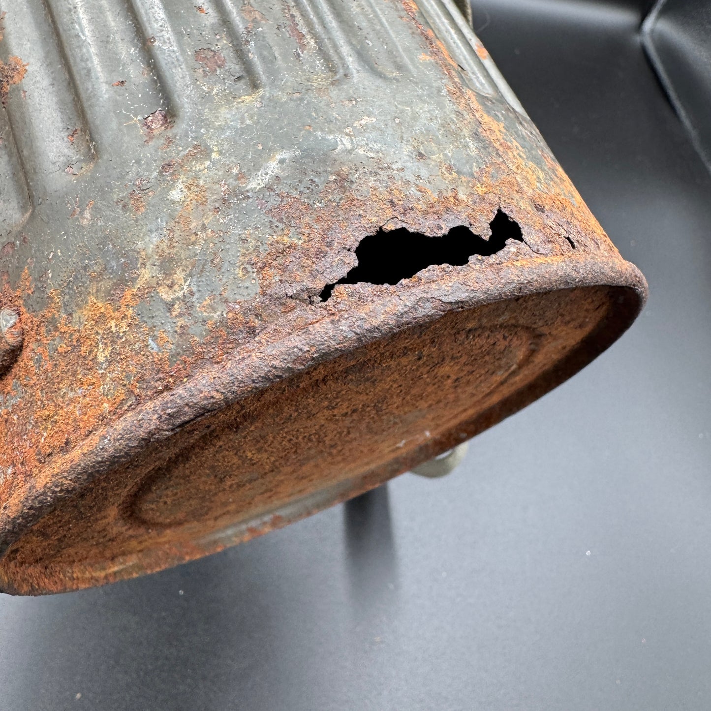 WW2 original artifact – DRK Luftschutz Gas Mask 1938 by AUER – interior page