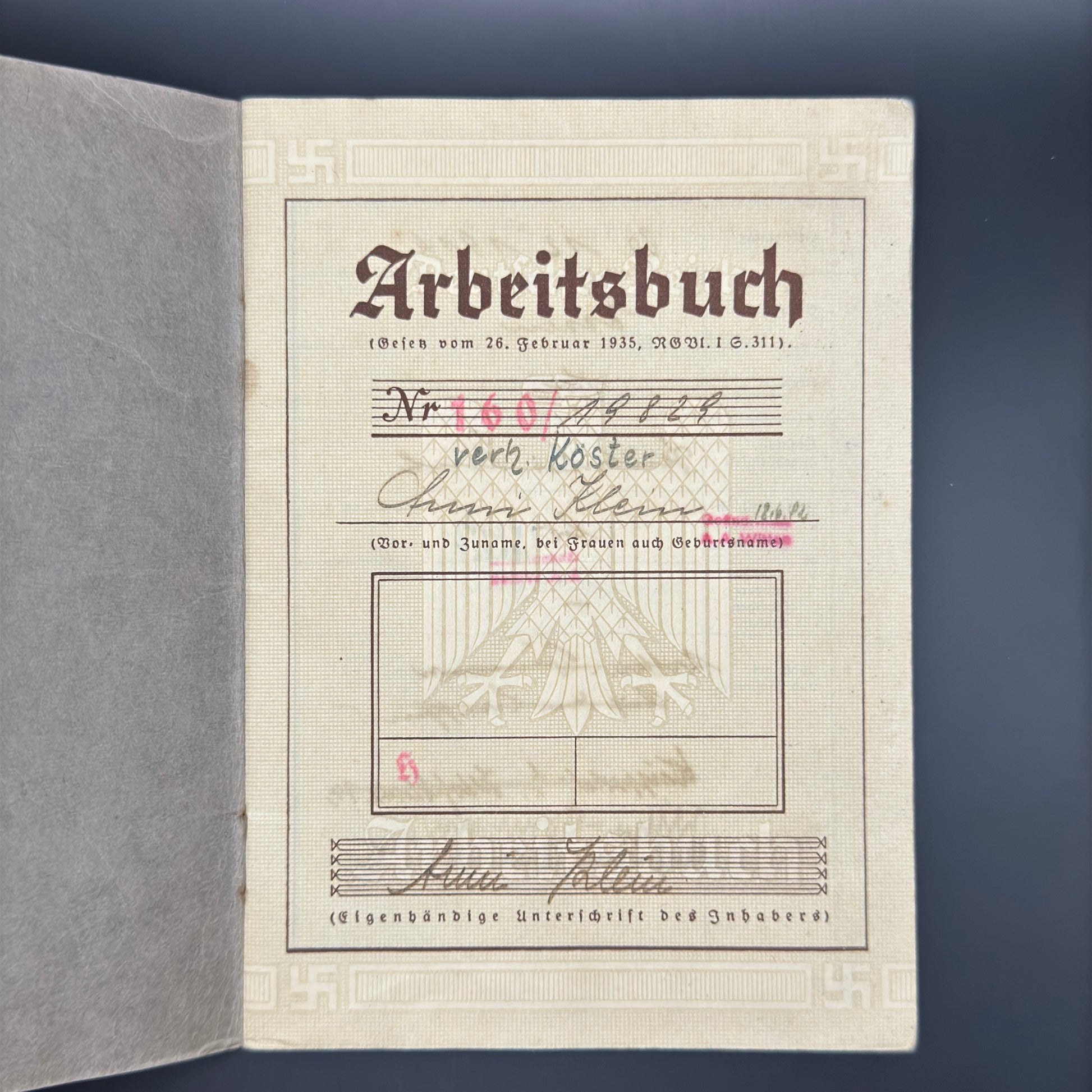 WW2 original artifact – Arbeitsbuch Shoe saleswoman – interior detail