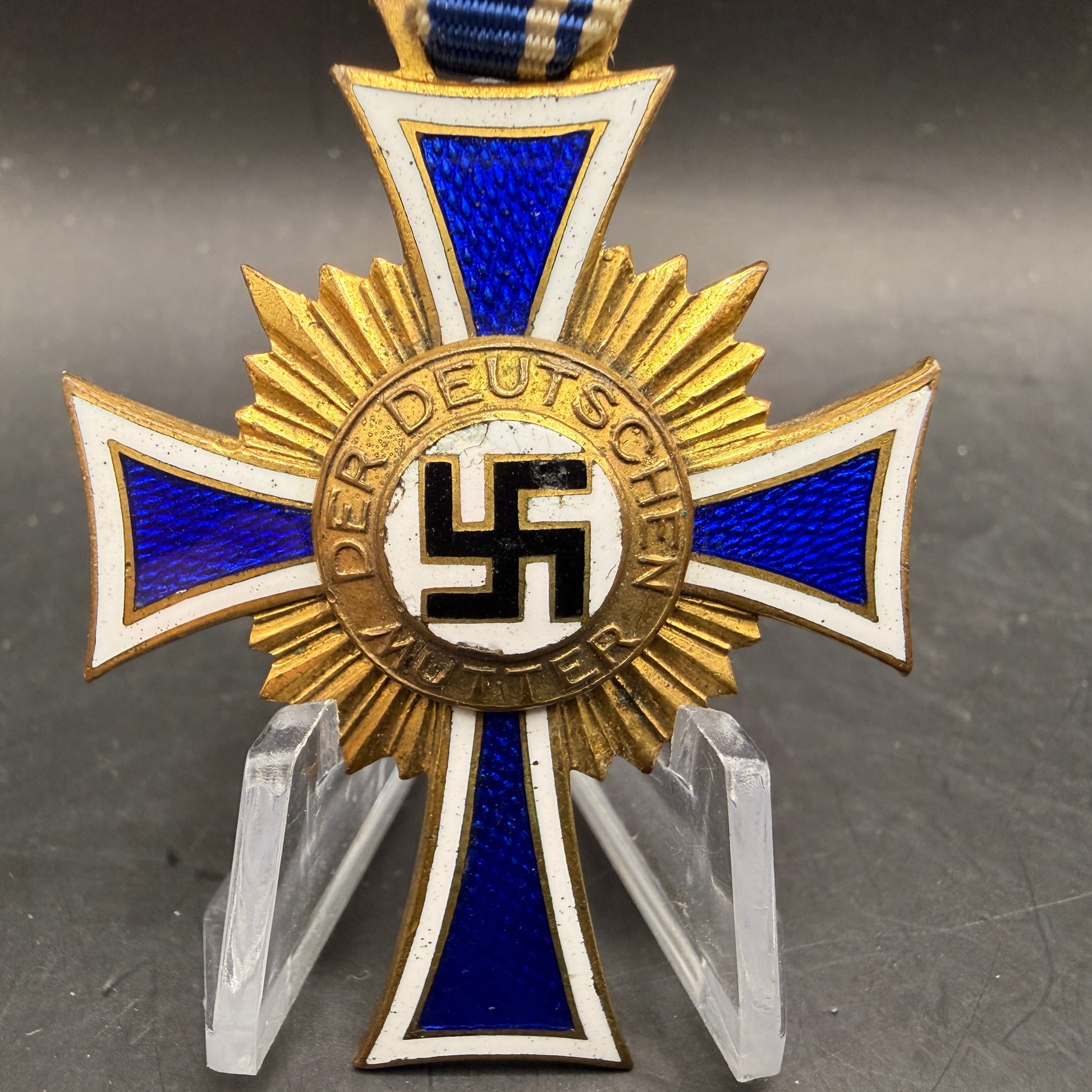 WW2 original artifact – Mutter Kreuz Gold (short ribbon) – AxisArtifacts