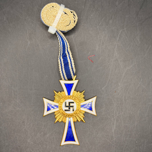 WW2 original artifact – Mutter Kreuz Gold (long ribbon) – interior detail
