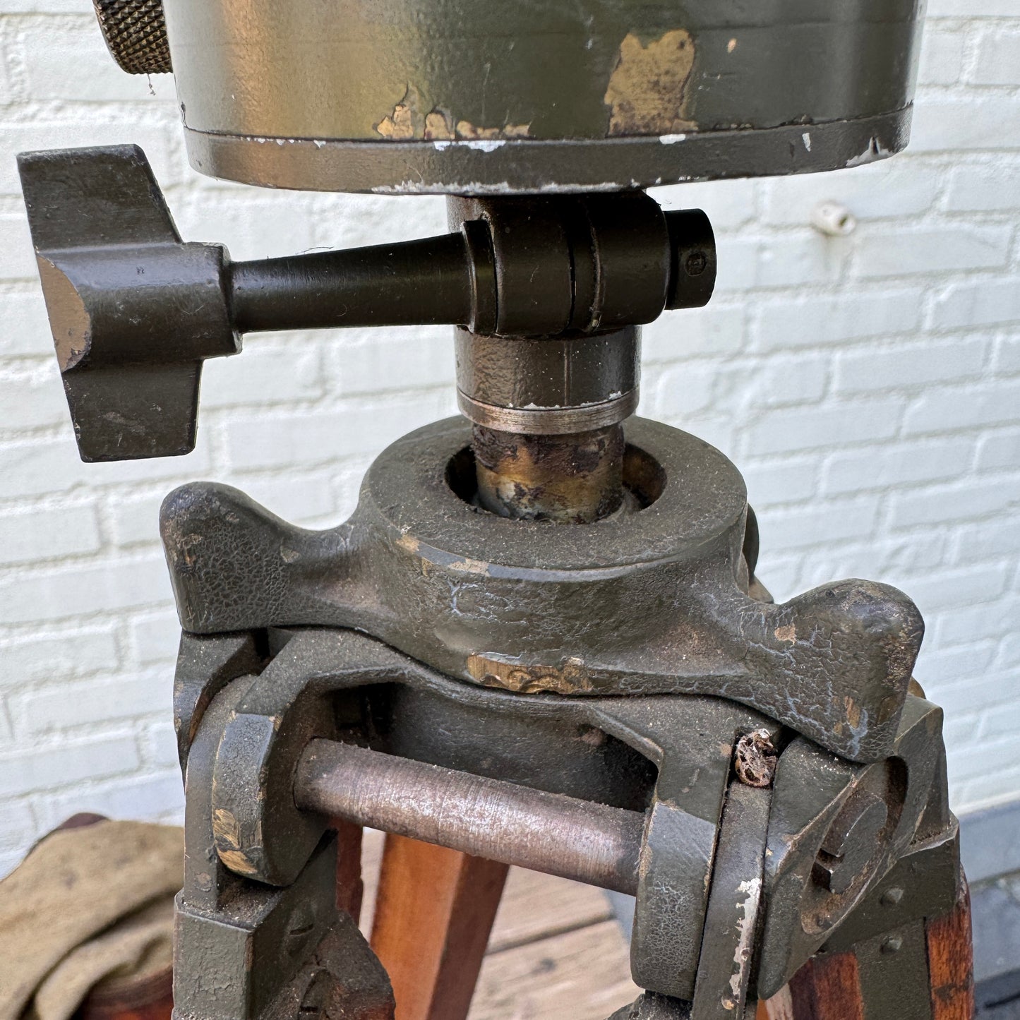 Original WWII German tripod mounting system for S.F.14 Z.Gi. periscope