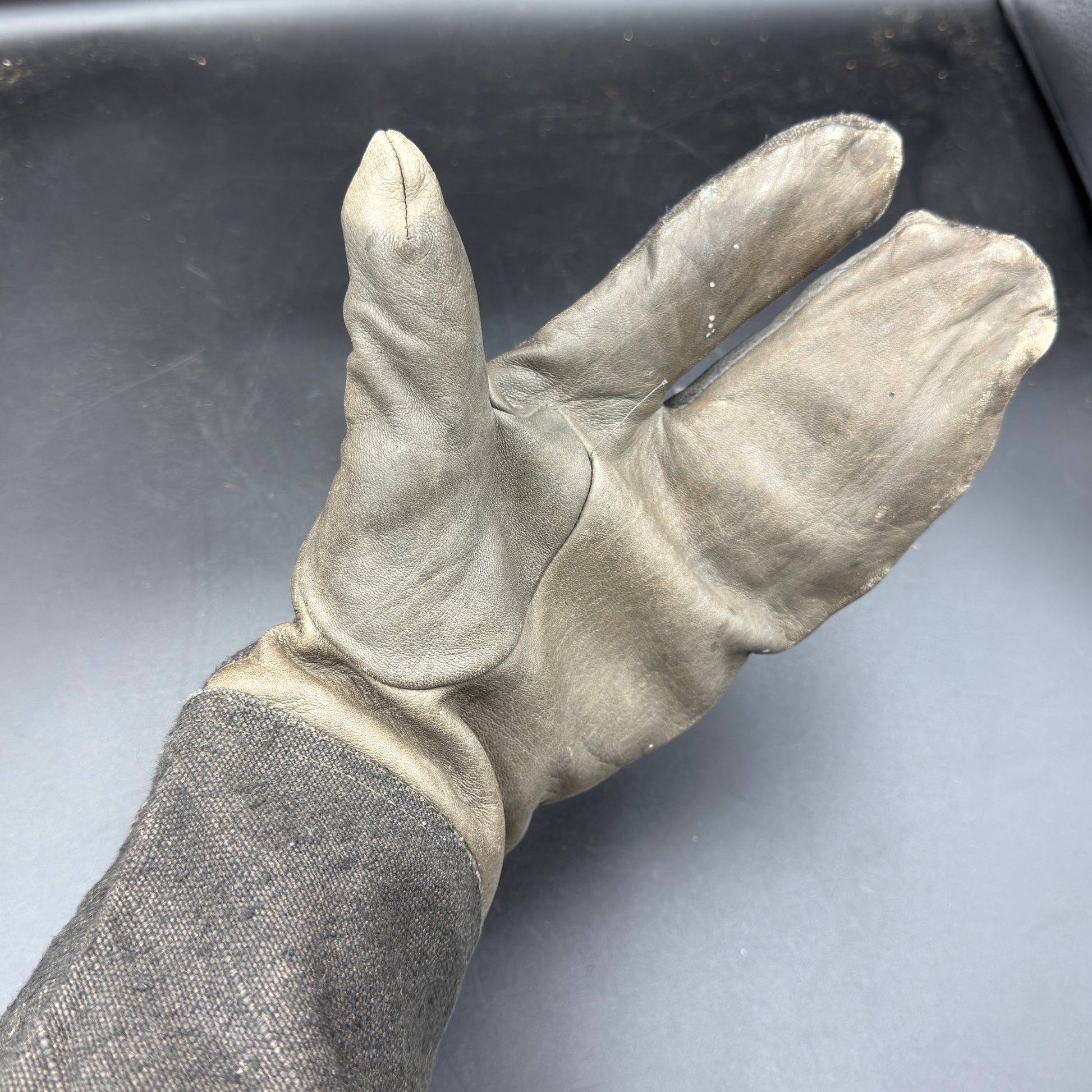 WW2 original artifact – Wehrmacht Kradmelder glove Left – AxisArtifacts