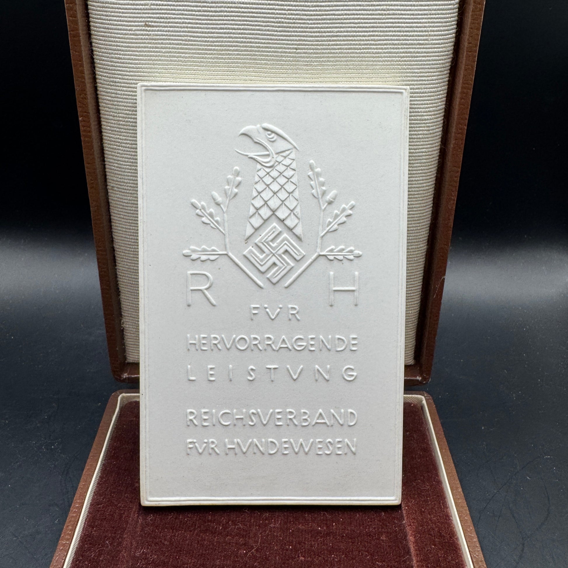 WW2 original artifact – Extremely rare!! Reichsverband für das deutsche hundewesen with original case – AxisArtifacts