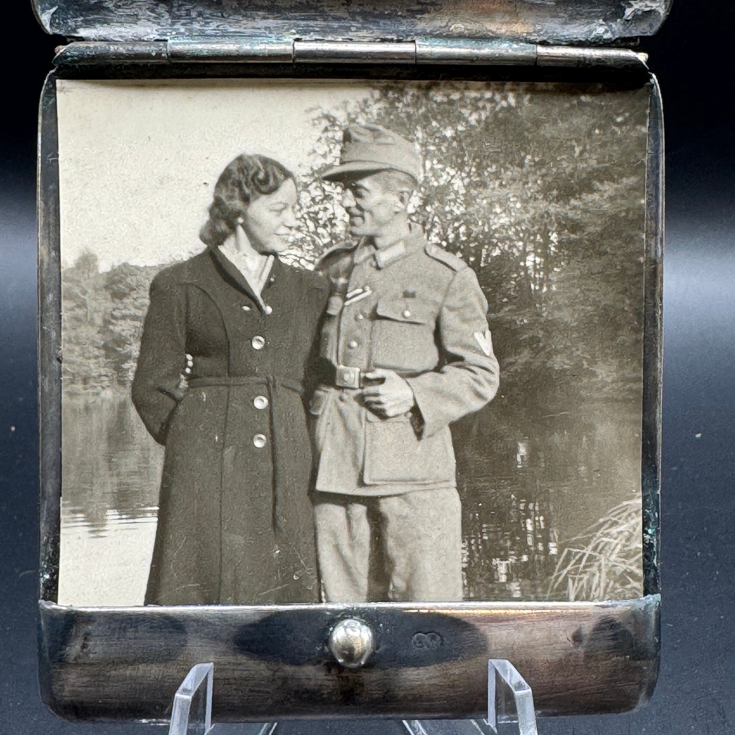 WW2 original artifact – German Silver-Plated Photo Box – 122nd Infantry Regiment (INF RGT 122) – interior title page