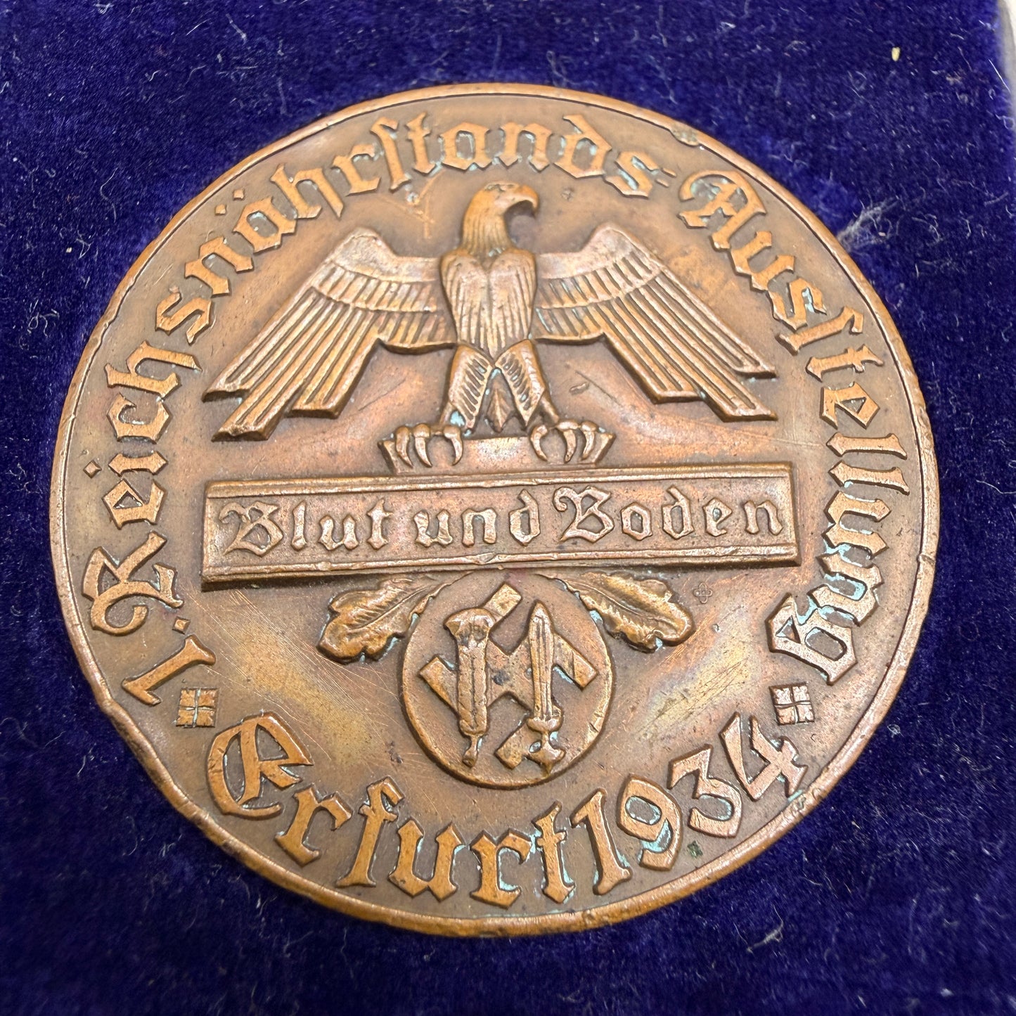 WW2 original artifact – Blut und Boden Erfurt 1934 Butter 38mm – interior detail