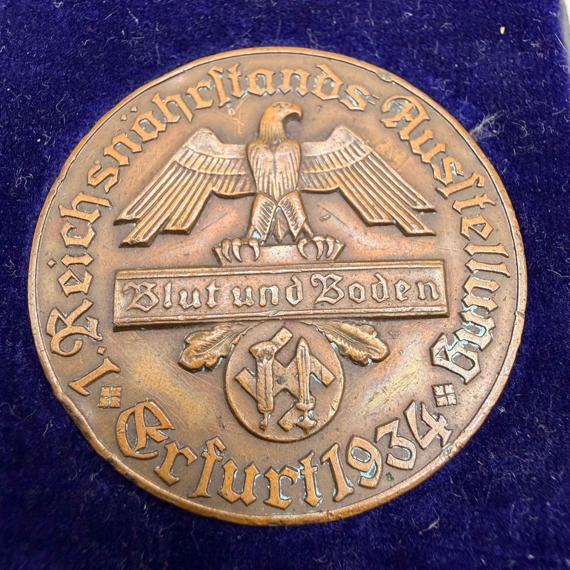 WW2 original artifact – Blut und Boden Erfurt 1934 Butter 38mm – interior detail