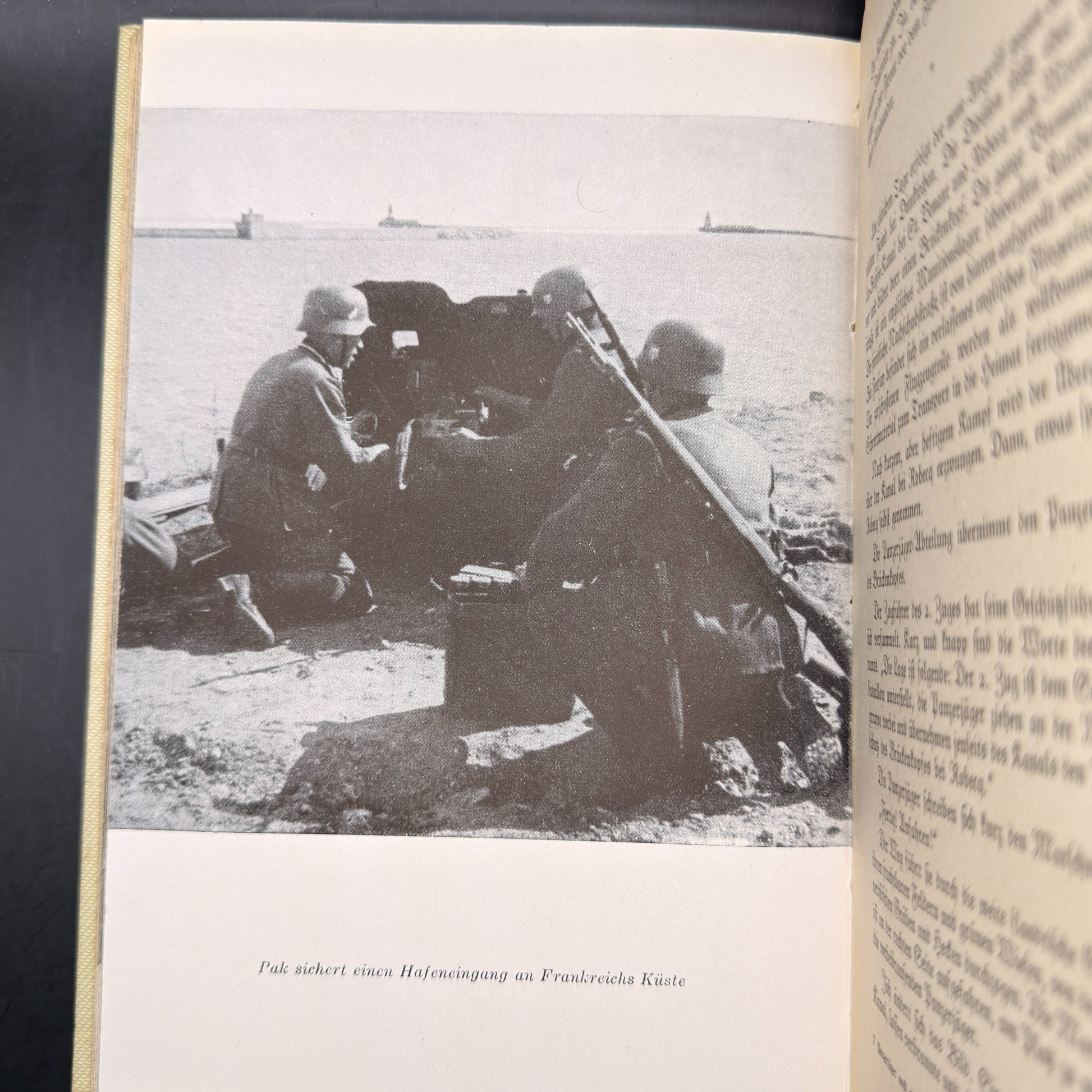 WW2 original artifact – Panzerjäger nach Vorn! 1942 – interior detail