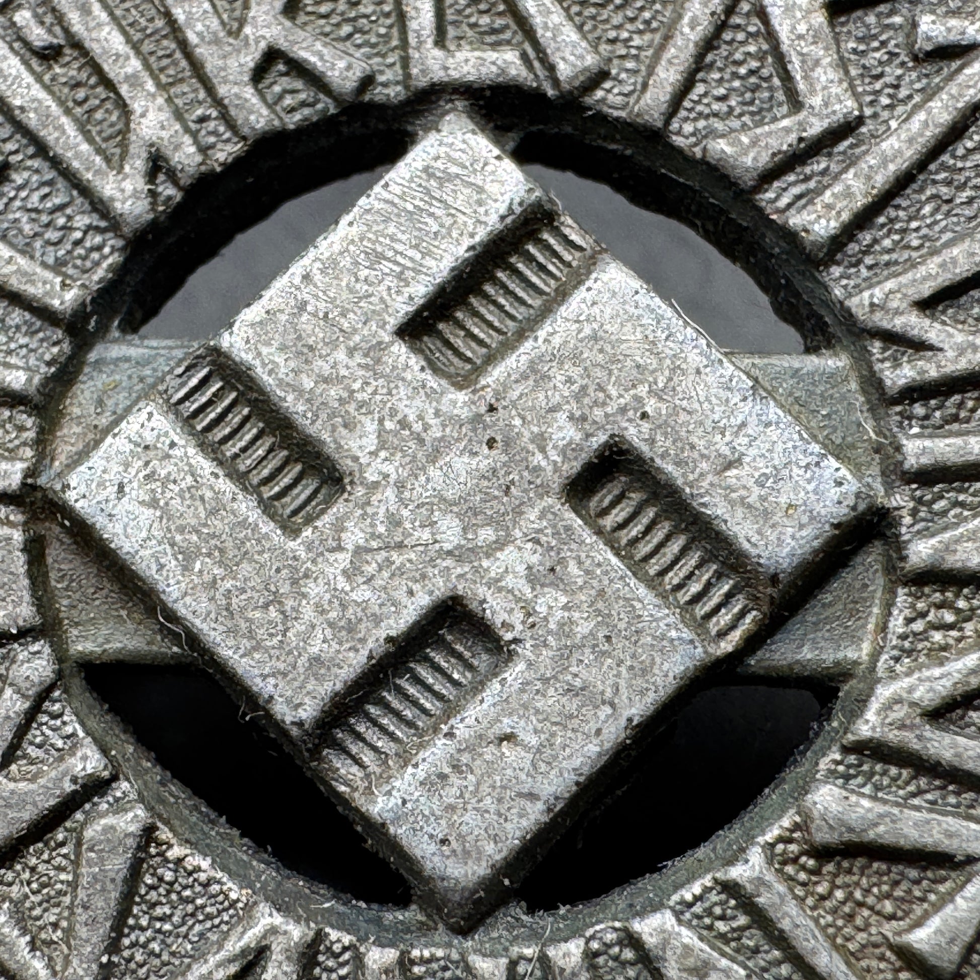 WW2 original artifact – Hitlerjugend (HJ)-Leistungsabzeichen in Silver RZM M1/36 – interior page