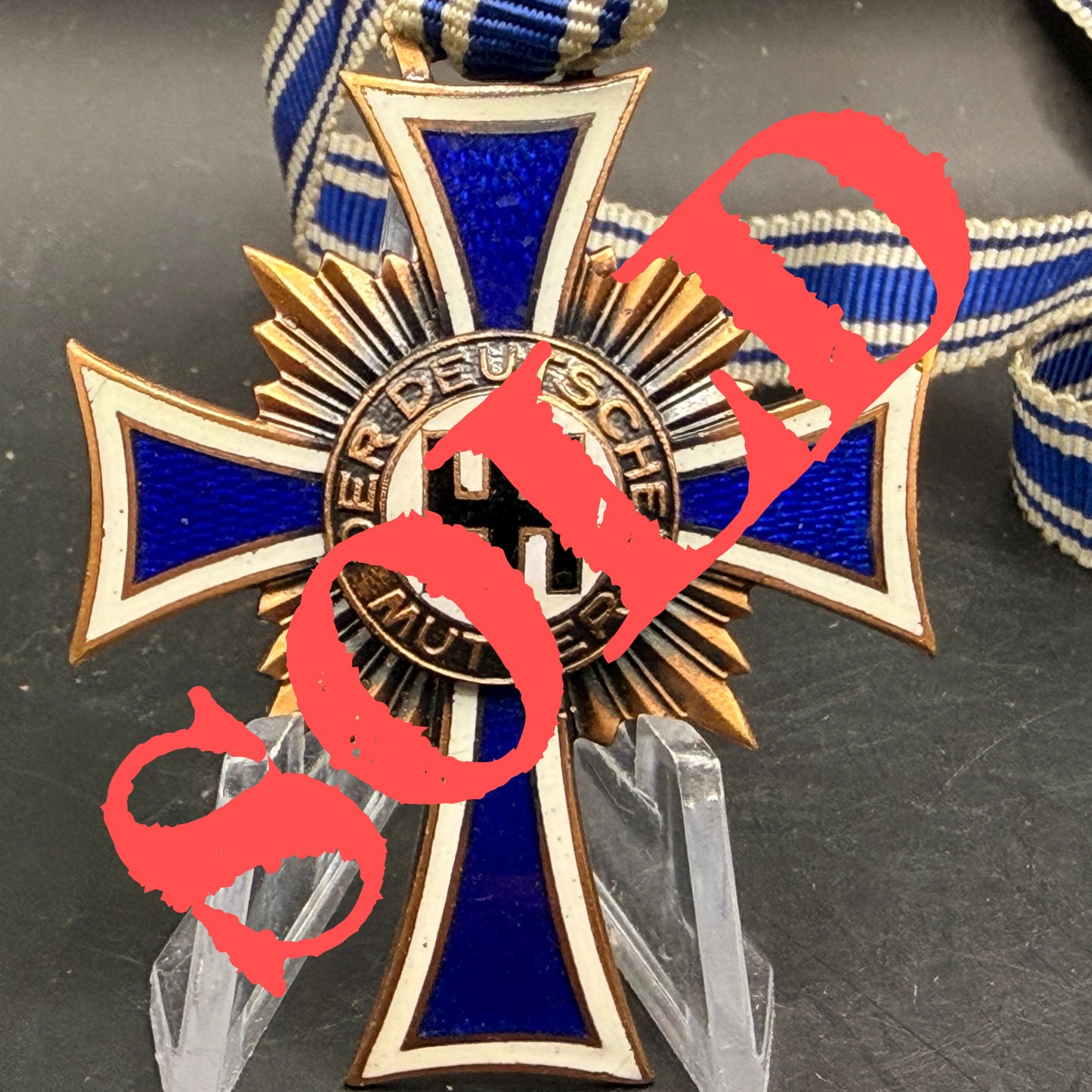 WW2 original artifact – Mutter Kreuz Bronze – AxisArtifacts