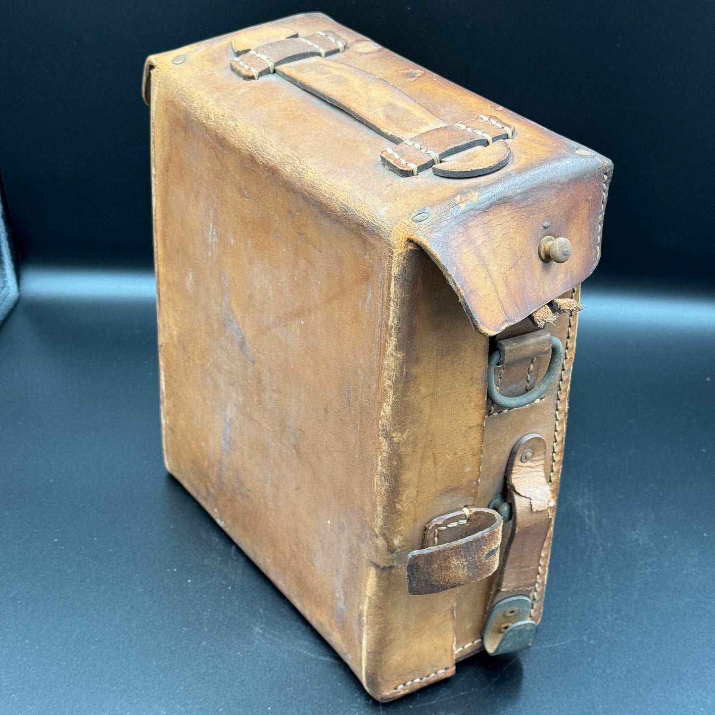 WW2 original artifact – D.R.K. LEATHER MEDICAL FIRST AID BAG – interior page