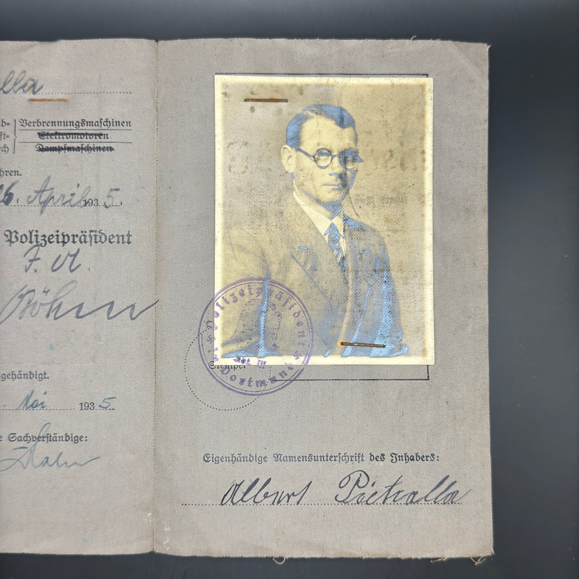 WW2 original artifact – Drivers license from 1935 – interior title page