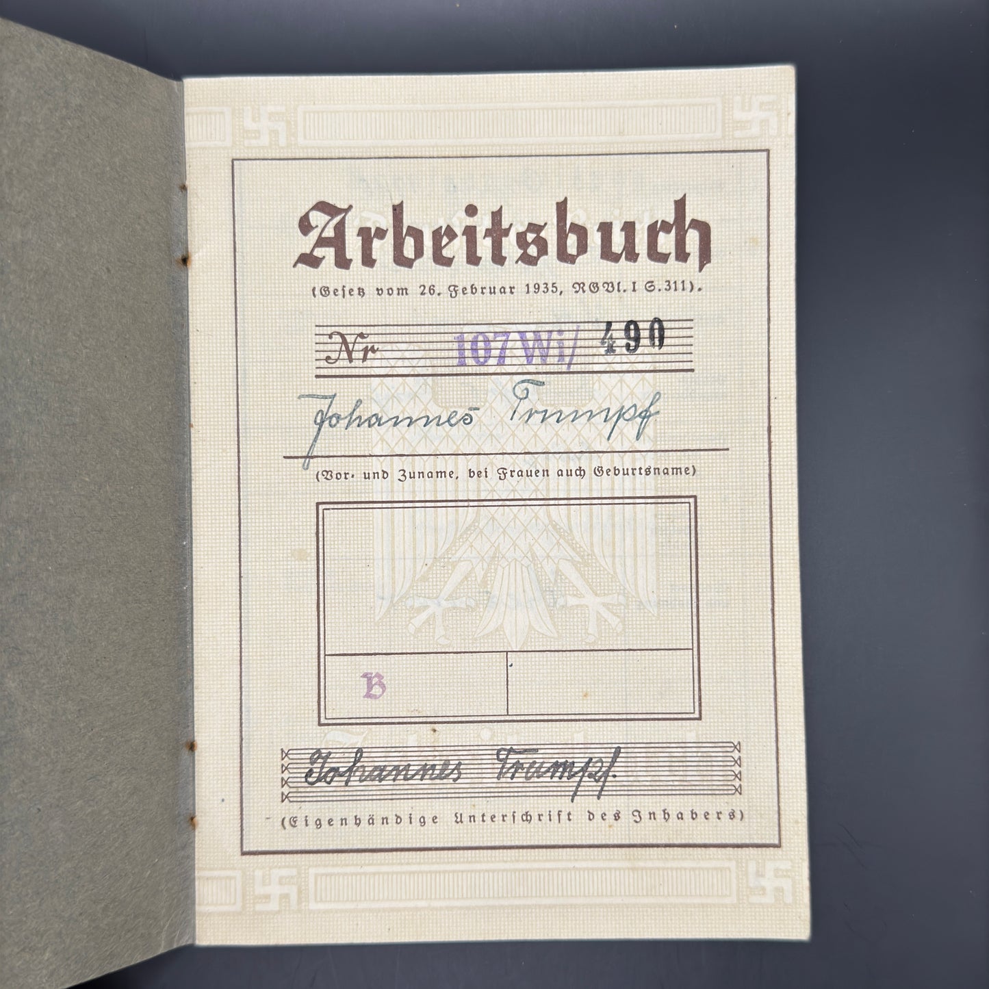 WW2 original artifact – Arbeitsbuch aus Emden – interior detail