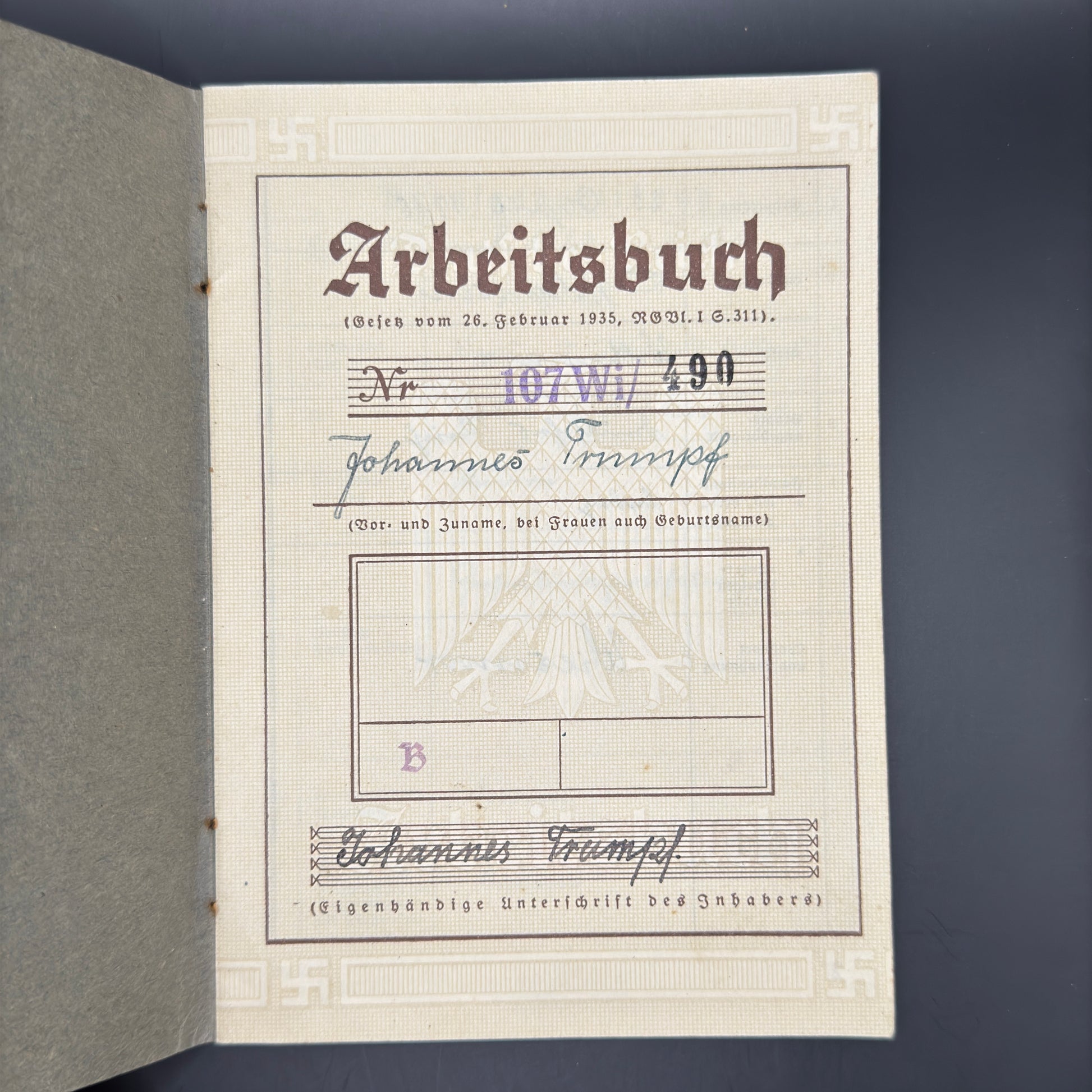 WW2 original artifact – Arbeitsbuch aus Emden – interior detail