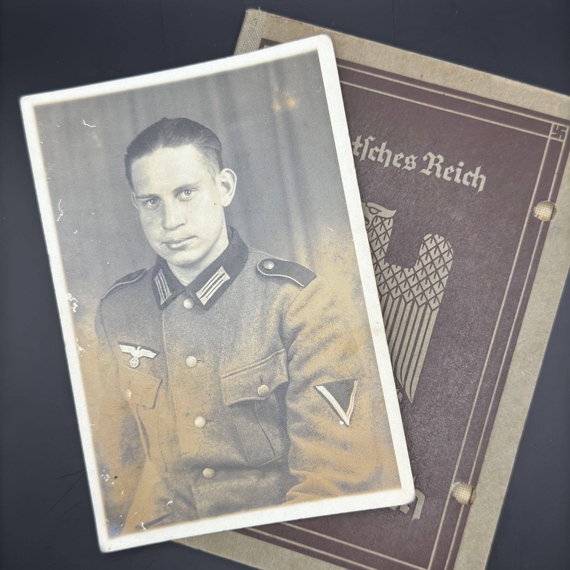 WW2 original artifact – Arbeitsbuch Mechanic + foto! – interior detail