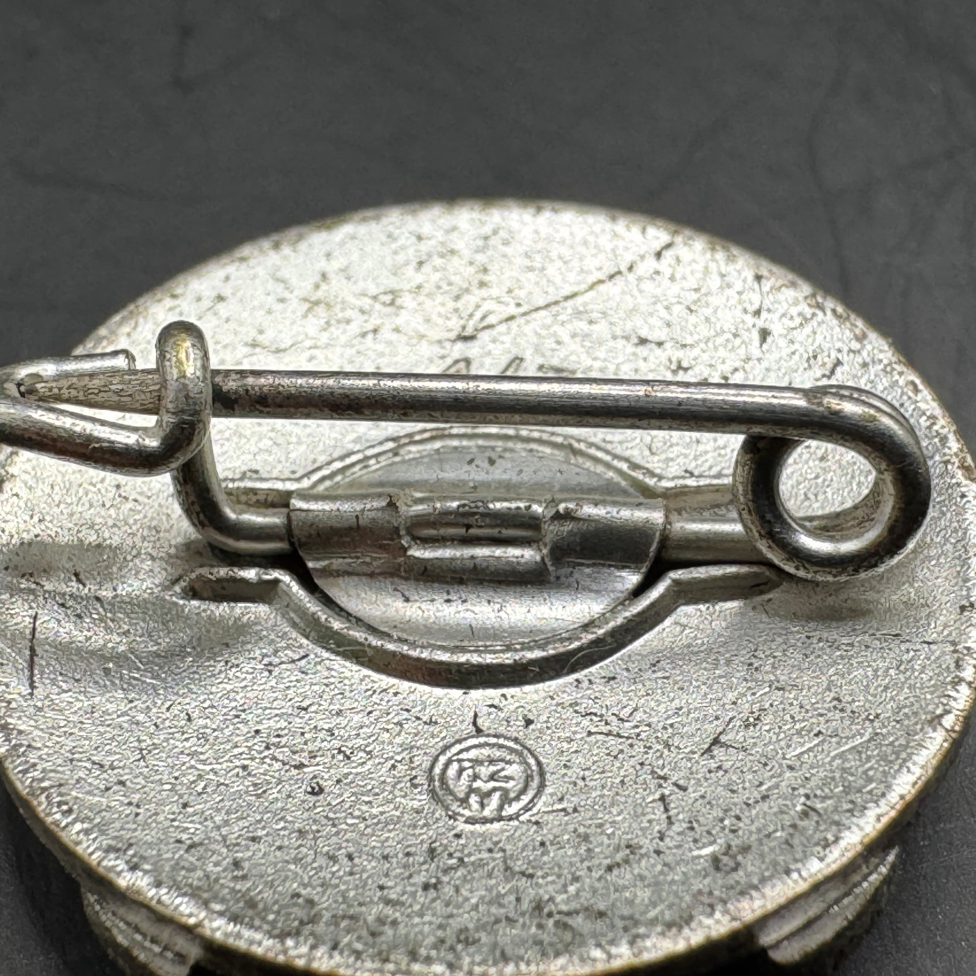 WW2 original artifact – Hitler Jugend Schiessauszeichnung für Scharfschützen M1/77 – interior page