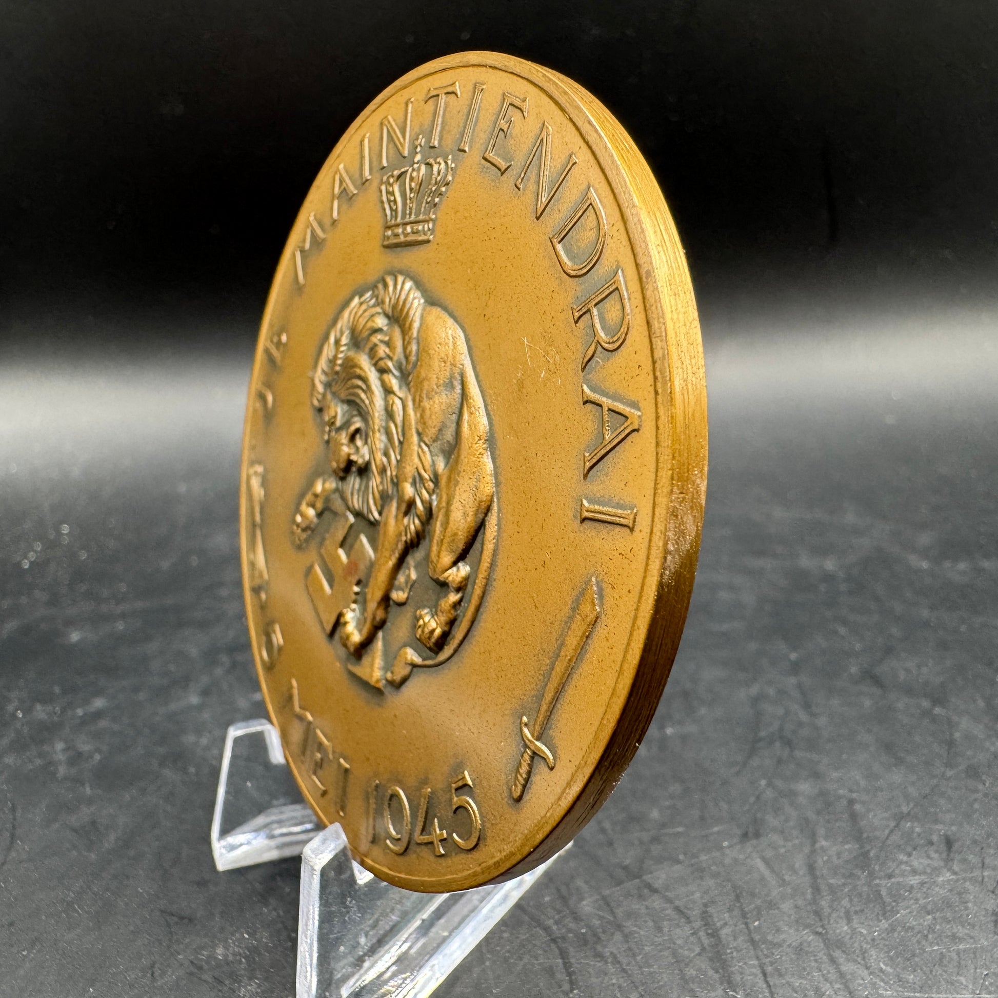 WW2 original artifact – Commemorative Table Medal For Liberation From German Occupation, May 5, 1945 – interior page