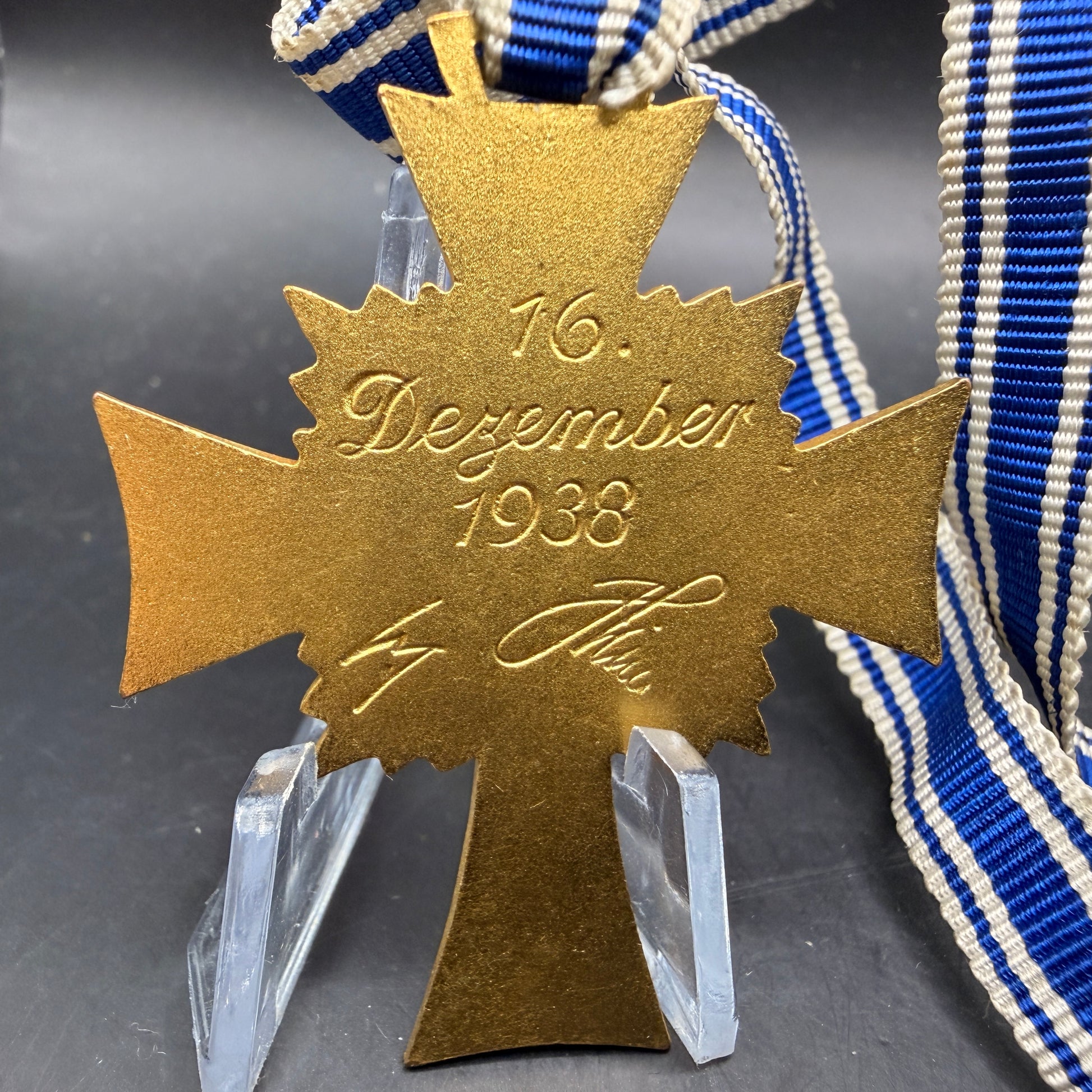 WW2 original artifact – Mutter Kreuz Gold – interior title page