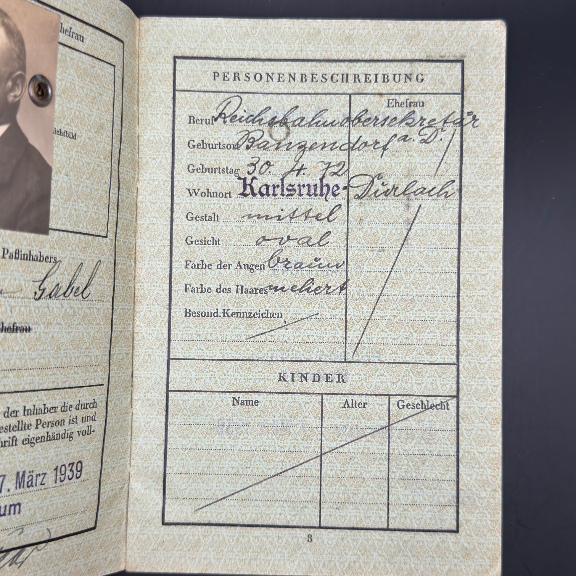 WW2 original artifact – Reisepass Deutsches Reich Hermann Gabel – interior title page