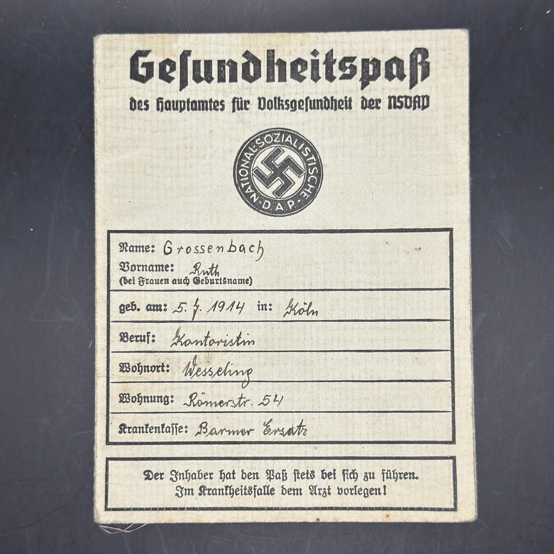 WW2 original artifact – Complete set Ahnenpass, Arbeitsbuch, Gesundheitspass, Arbeitsfront from 1 person – AxisArtifacts