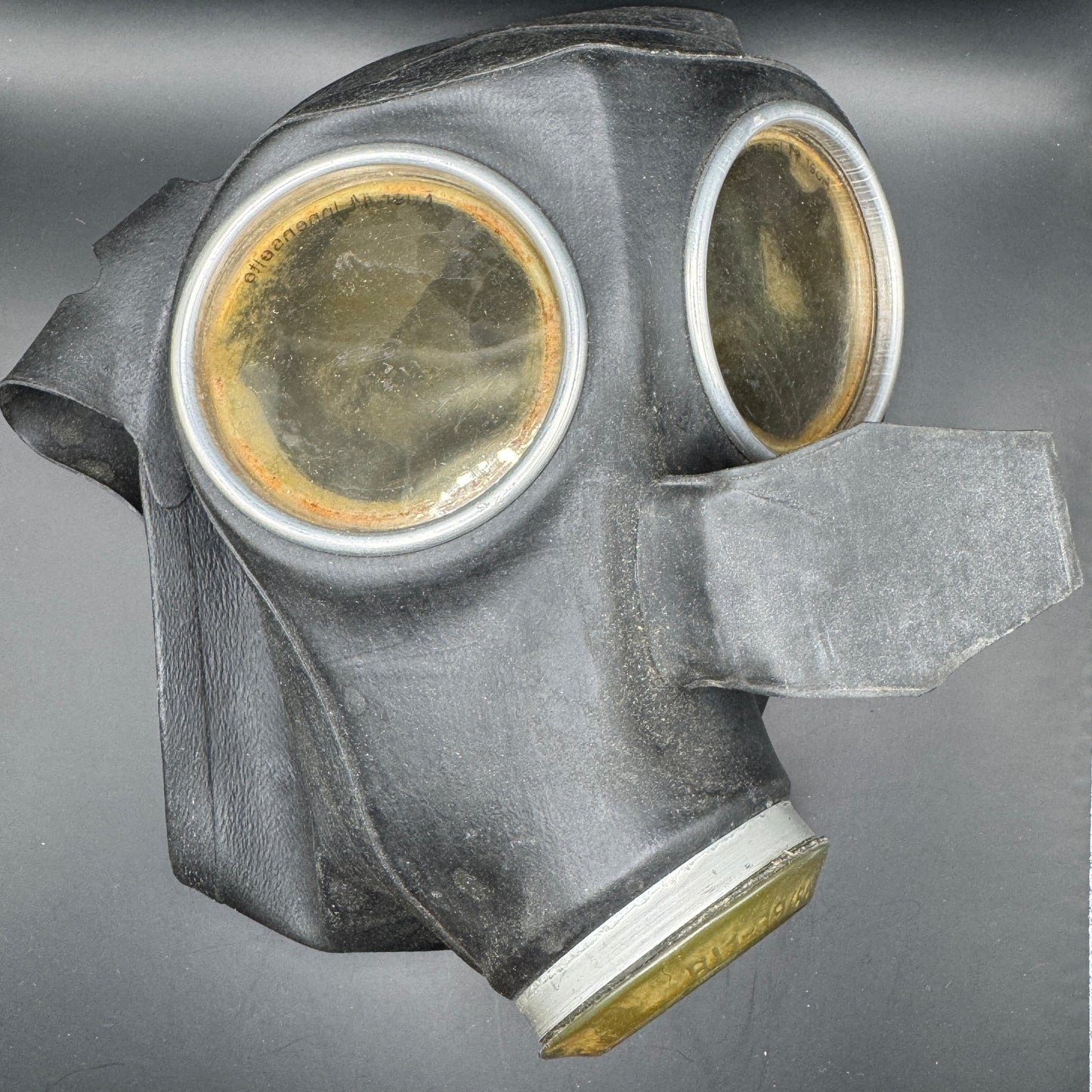 WW2 original artifact – VM40 Volksgasmaske Luftschutz – interior detail