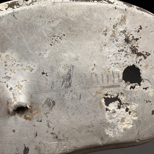 WW2 original artifact – German messkit lid with inscription "ob monn" – interior detail