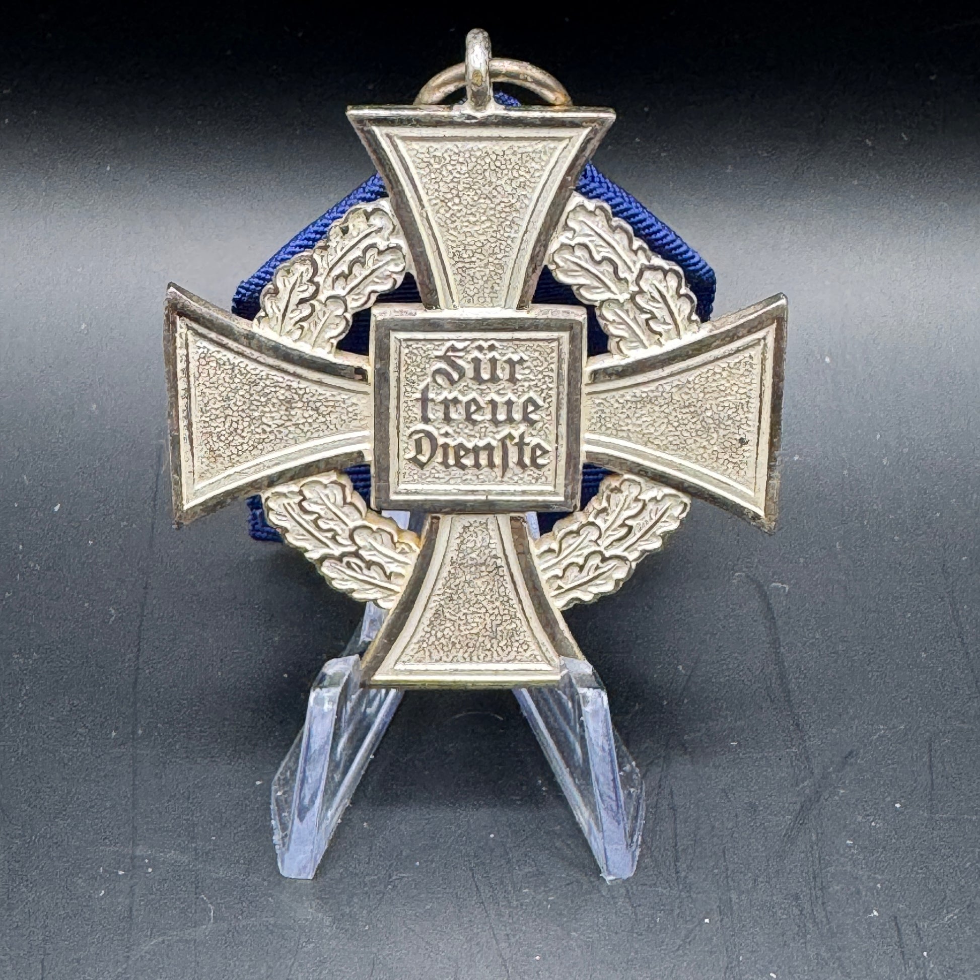 WW2 original artifact – German Treue Dienst Medal – interior detail