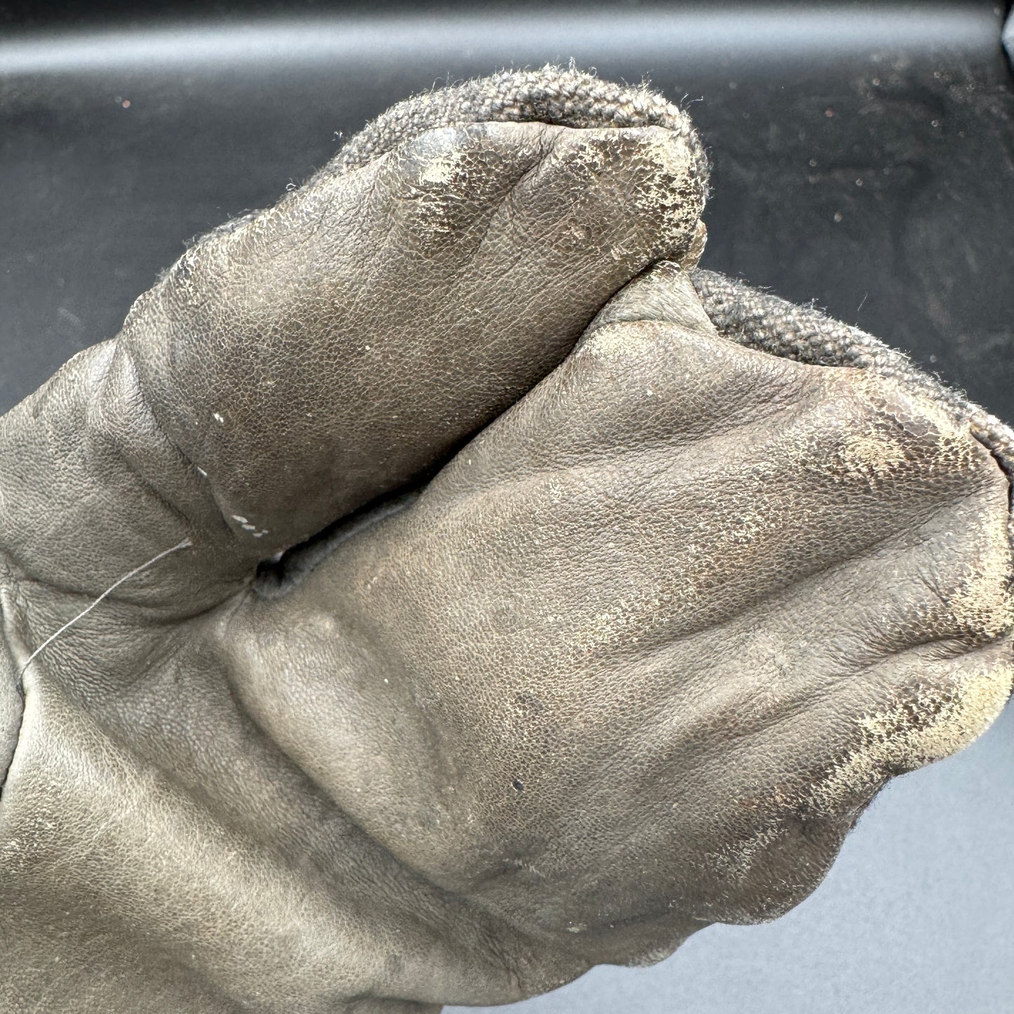 WW2 original artifact – Wehrmacht Kradmelder glove Left – interior page