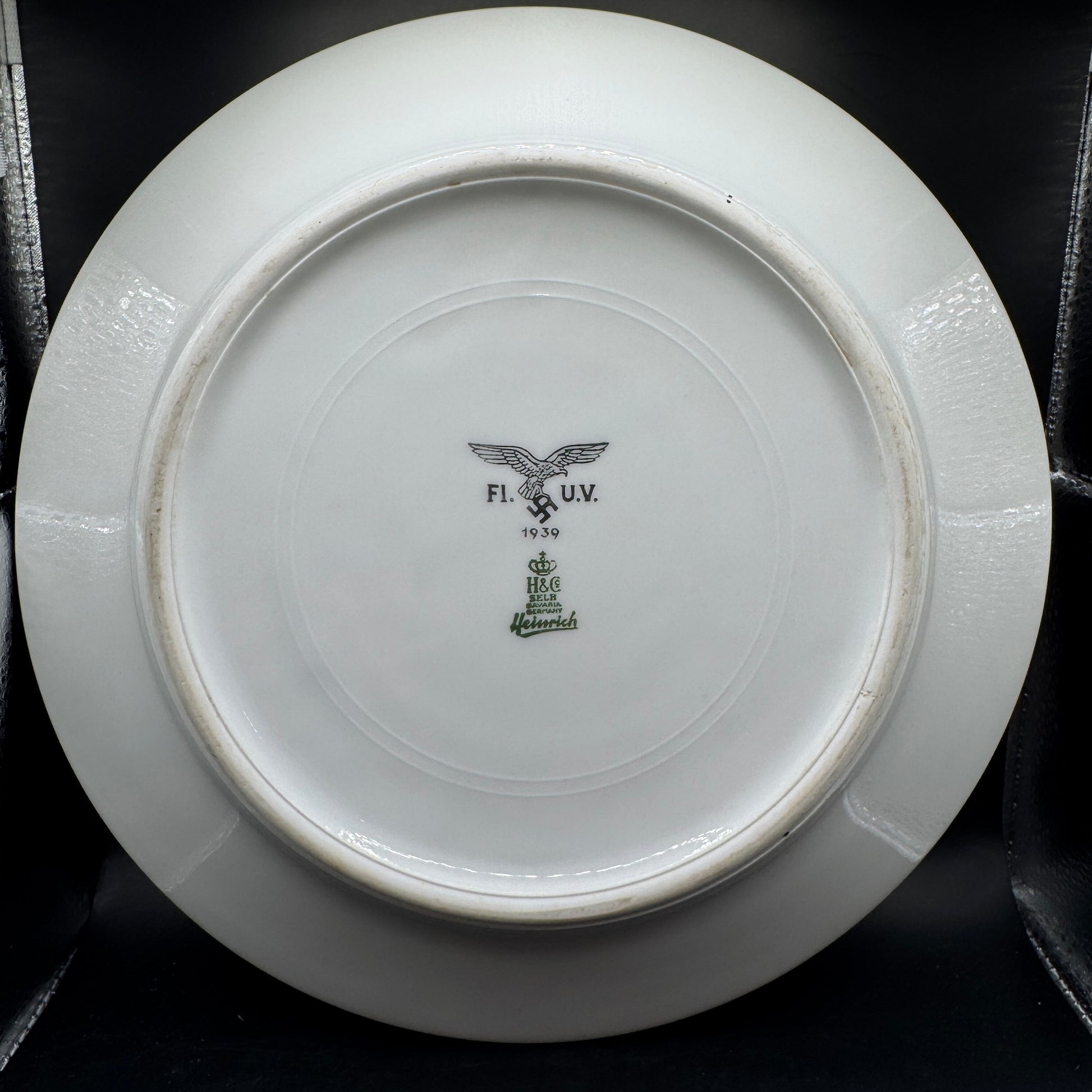 WW2 original artifact – Luftwaffe dinner plate 1939 Heinrich – interior detail