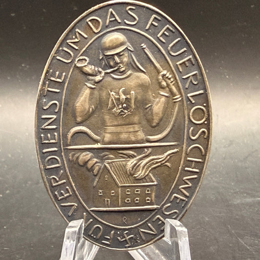 WW2 original artifact – Rare WWII German Silver Medal Für Verdienste um das Feuerlöschwesen – interior detail
