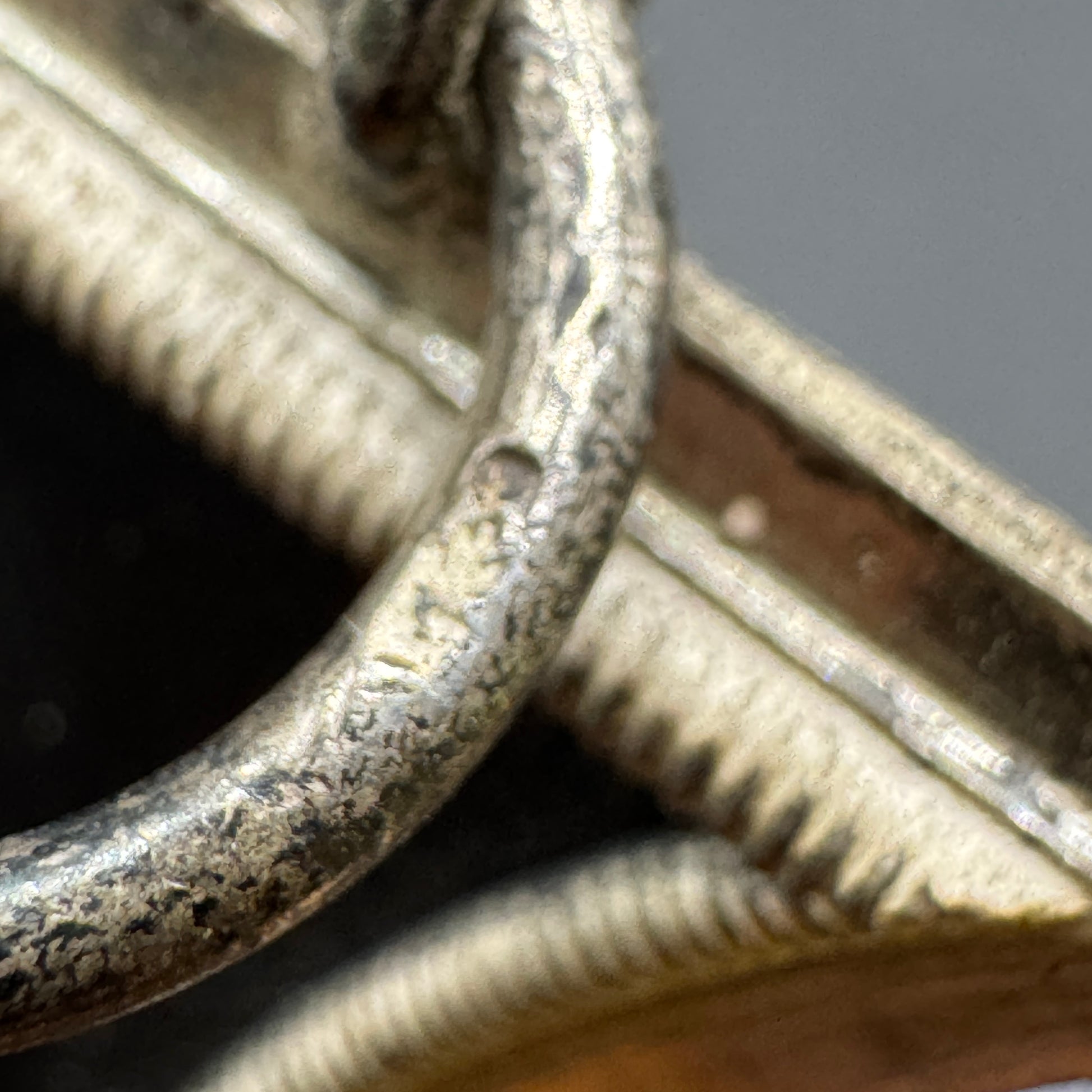 WW2 original artifact – Eiserne Kreuz 2 52 Gottlieb& Wagner – interior detail