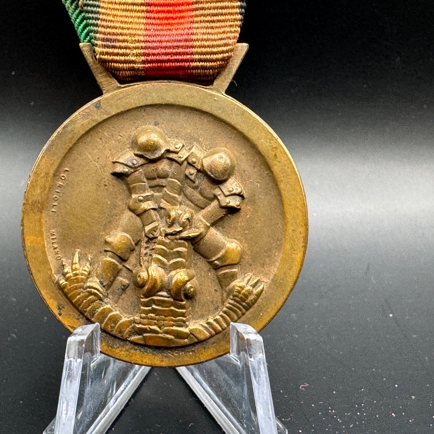 WW2 original artifact – Italian/German African Campaign Medal – interior detail