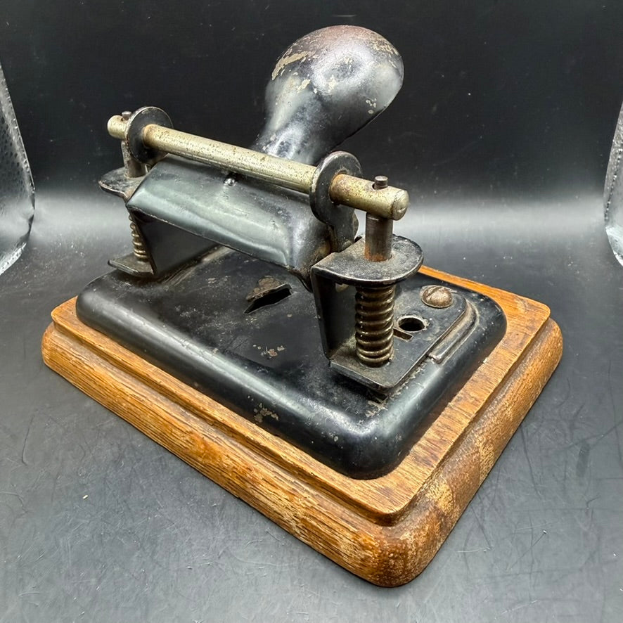 Original German Soennecken 231/B D.R.G.M. office hole punch with wooden base