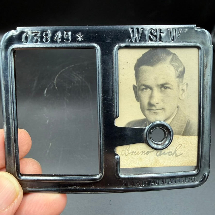 Original portrait photograph of Bruno Sich in metal Auslandpatent frame