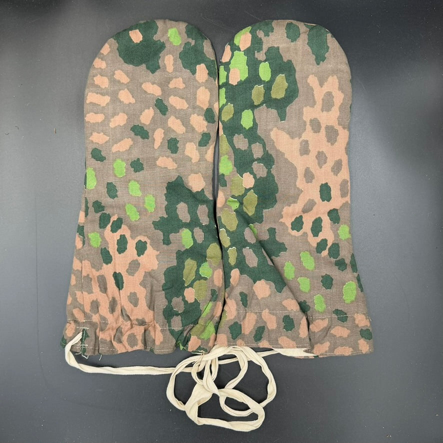 Rear view of matching Waffen-SS camouflage mittens with original cord