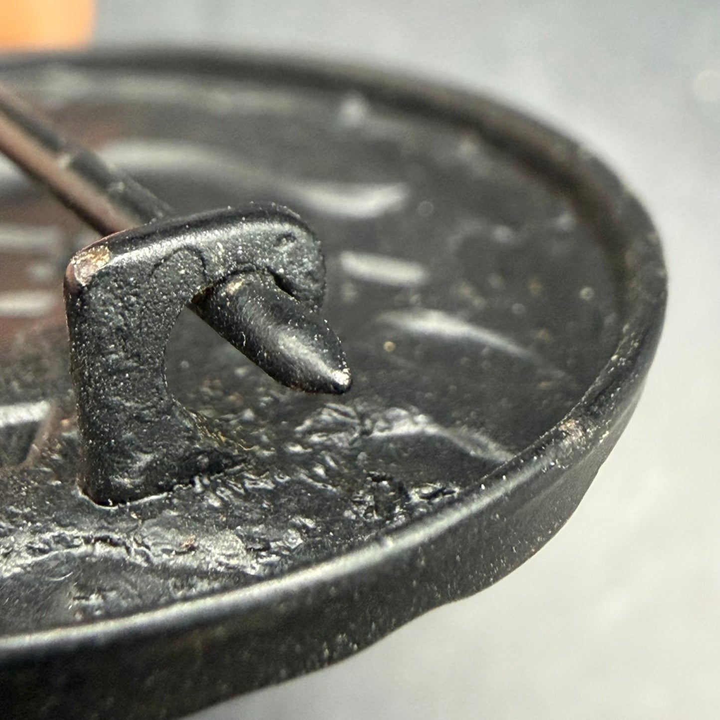 Detail of iron R catch on PKZ 126 wound badge