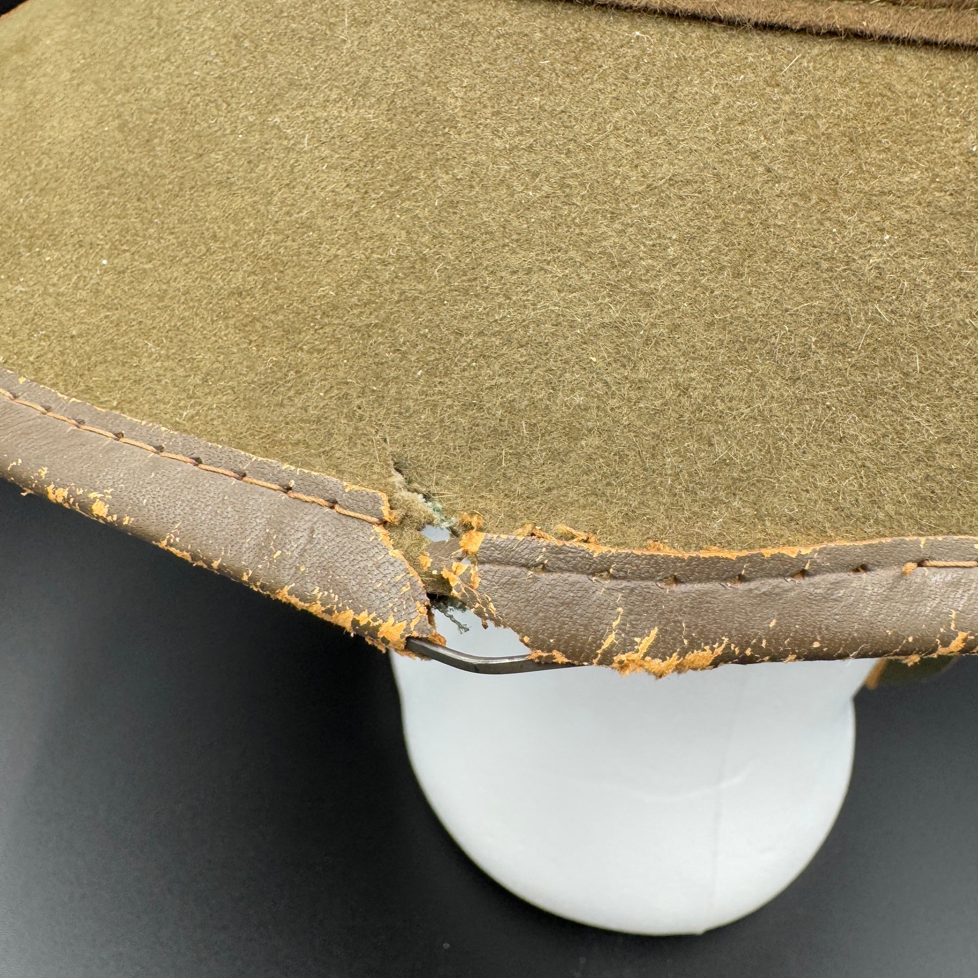 WW2 original artifact – WH (Heer) DAK Tropical Pith Helmet – interior title page