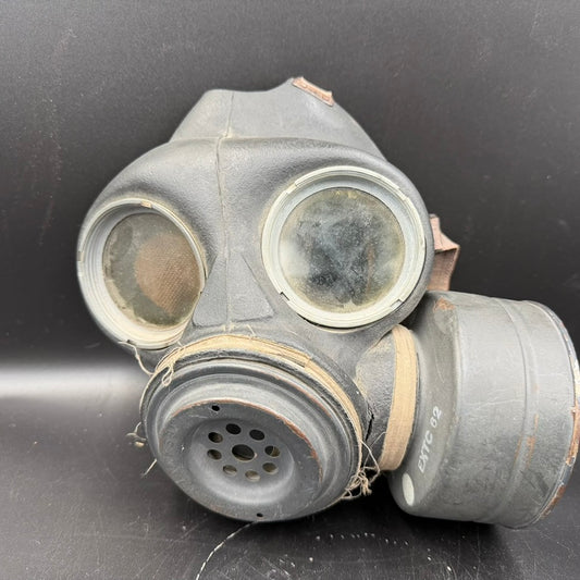 WWII British gas mask service respirator dated 1943