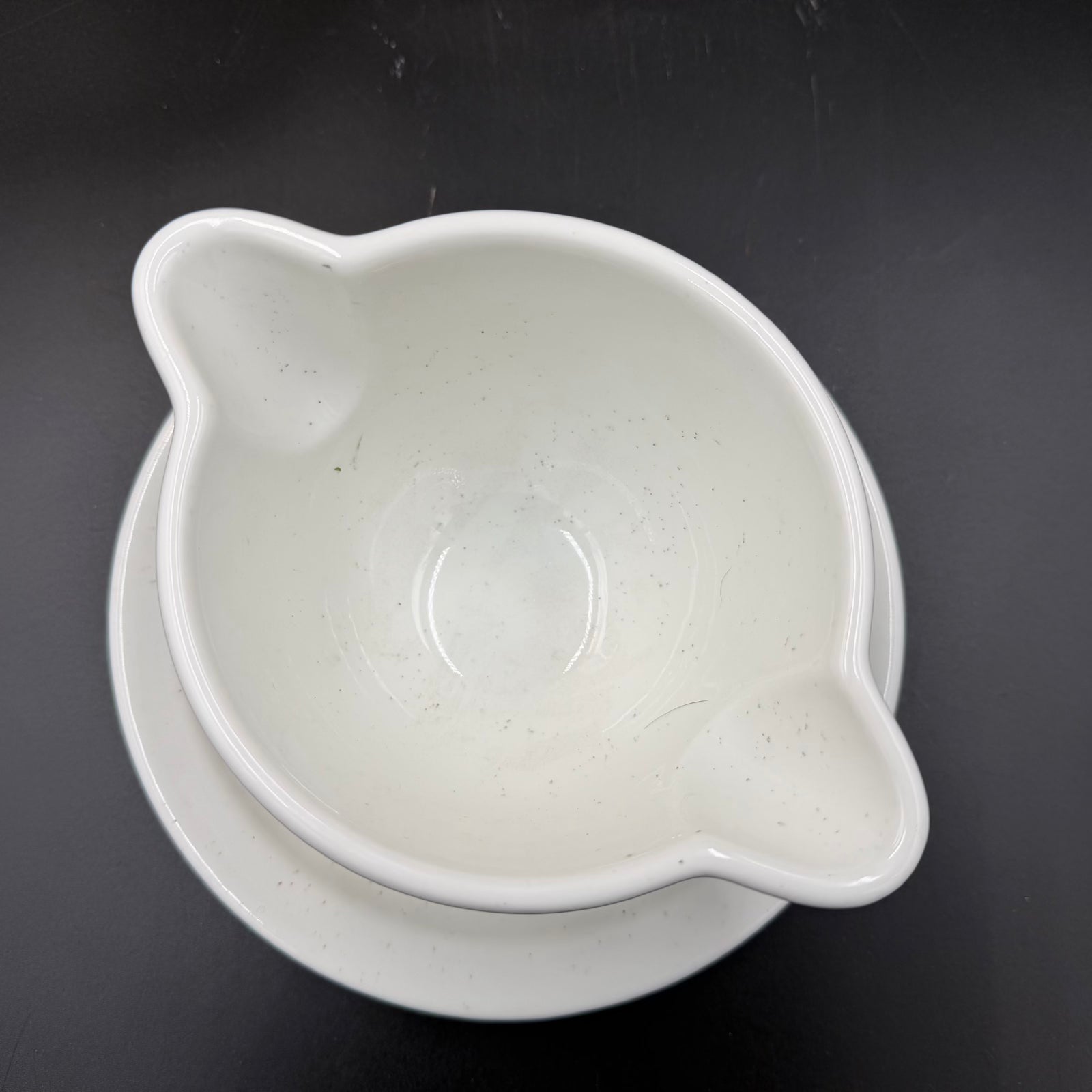 WW2 original artifact – Rare WW2 “Schönheit der Arbeit” Porcelain Gravy Boat – Hutschenreuther Hohenberg – 1939 Model – Excellent Condition – interior page