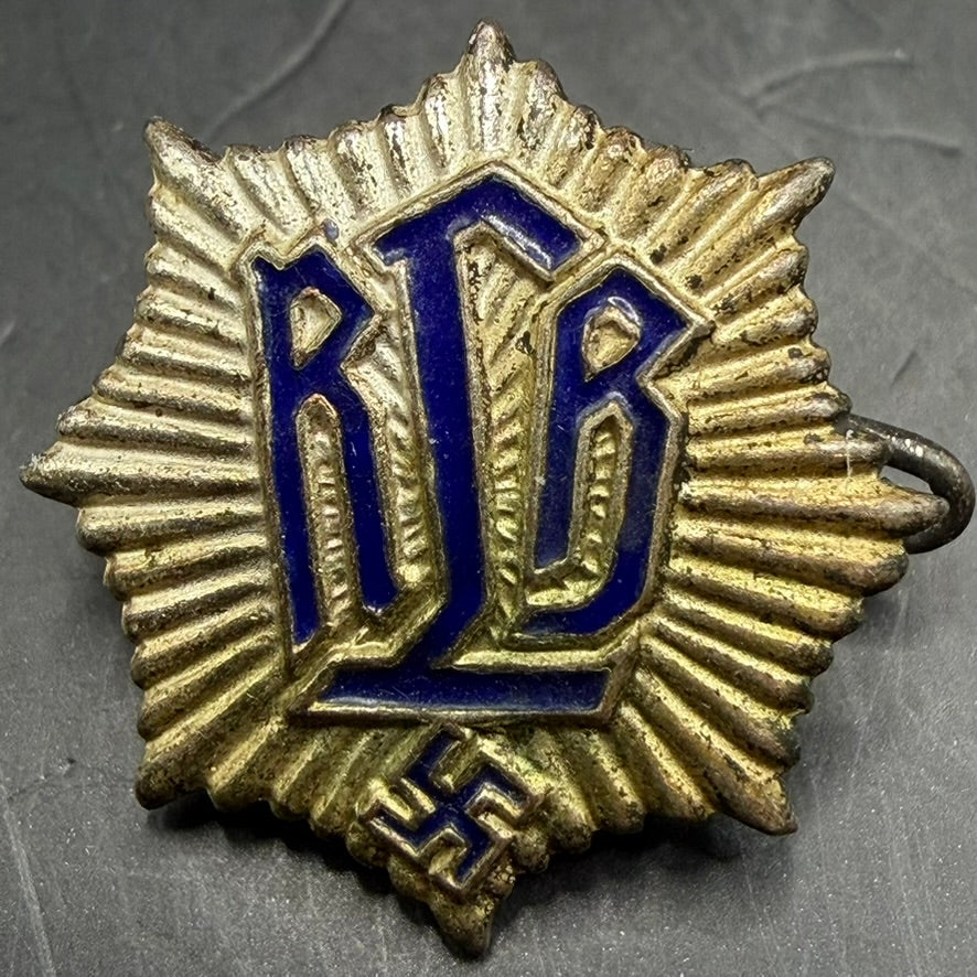 Front view WWII RLB member badge 1st type 18mm blue enamel