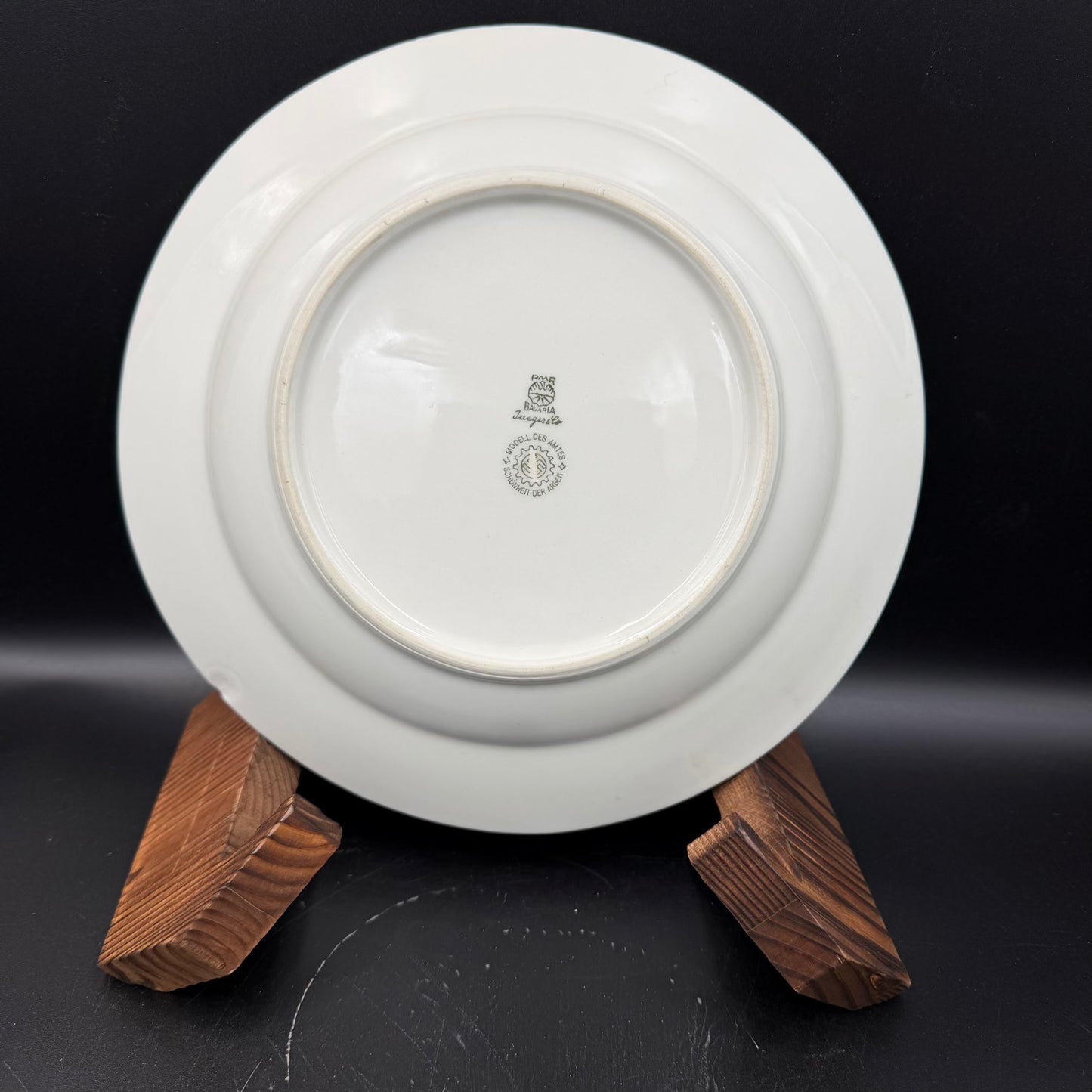 WW2 original artifact – WW2 “Schönheit der Arbeit” Deep Soup Plate – PMR Bavaria / Jaeger & Co – 23.5 cm – Model des Amtes – Small Rim Chip – interior title page