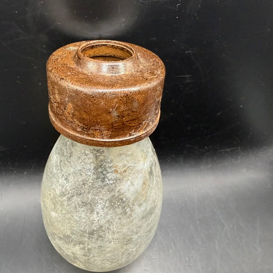 Top view of original steel screw cap mounted on Blendkörper 2H