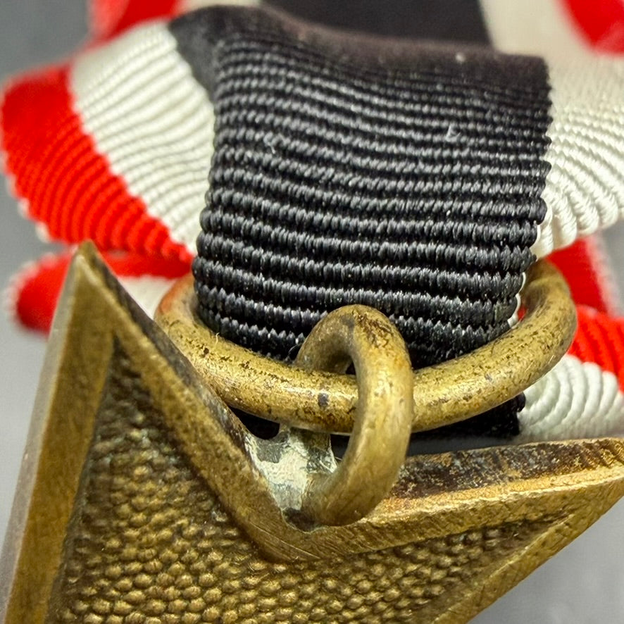 Suspension ring detail WWII German medal original ribbon