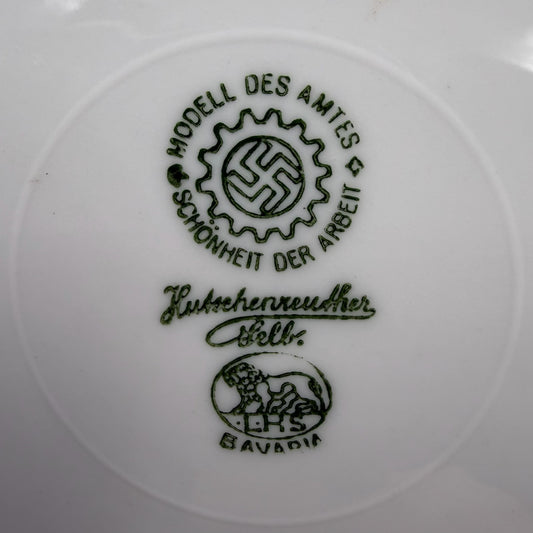 WW2 original artifact – WW2 “Schönheit der Arbeit” Deep Soup Plate – Hutschenreuther Selb Bavaria – Rare WL Monogram – 23 cm – interior detail