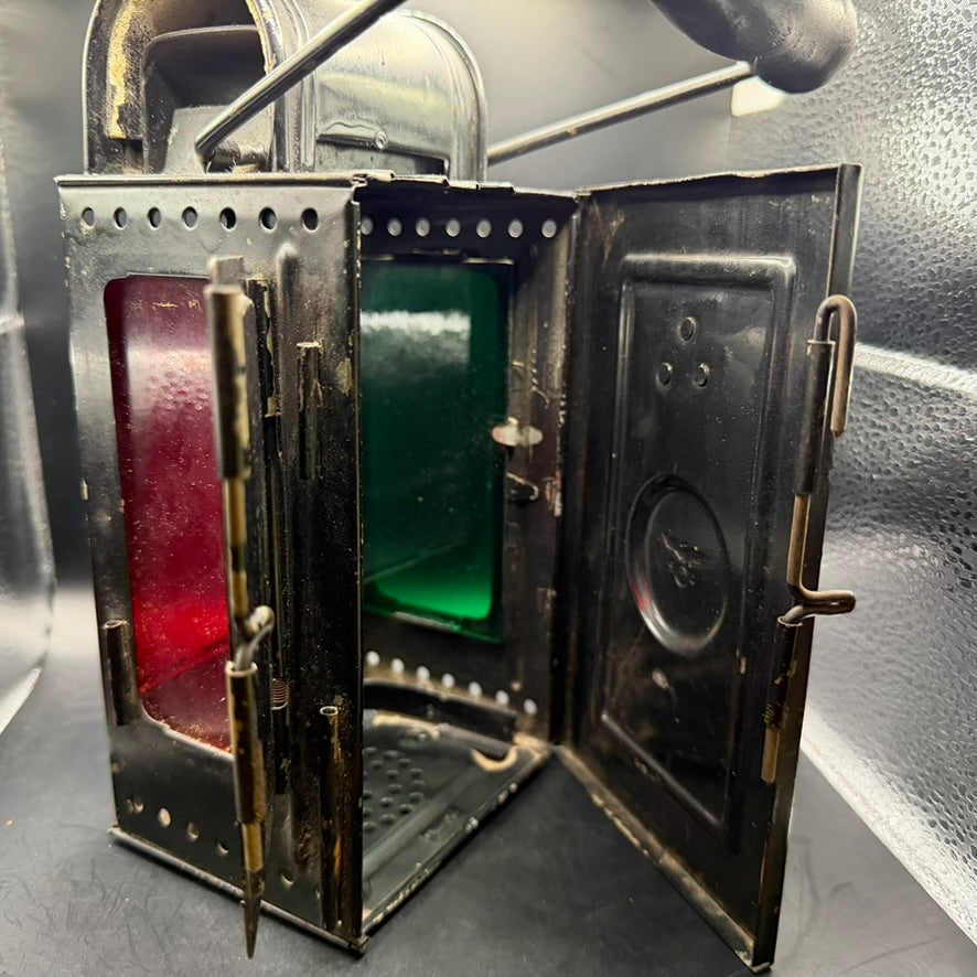 WWII German Reichsbahn Einheitslaterne with original red and green glass panels