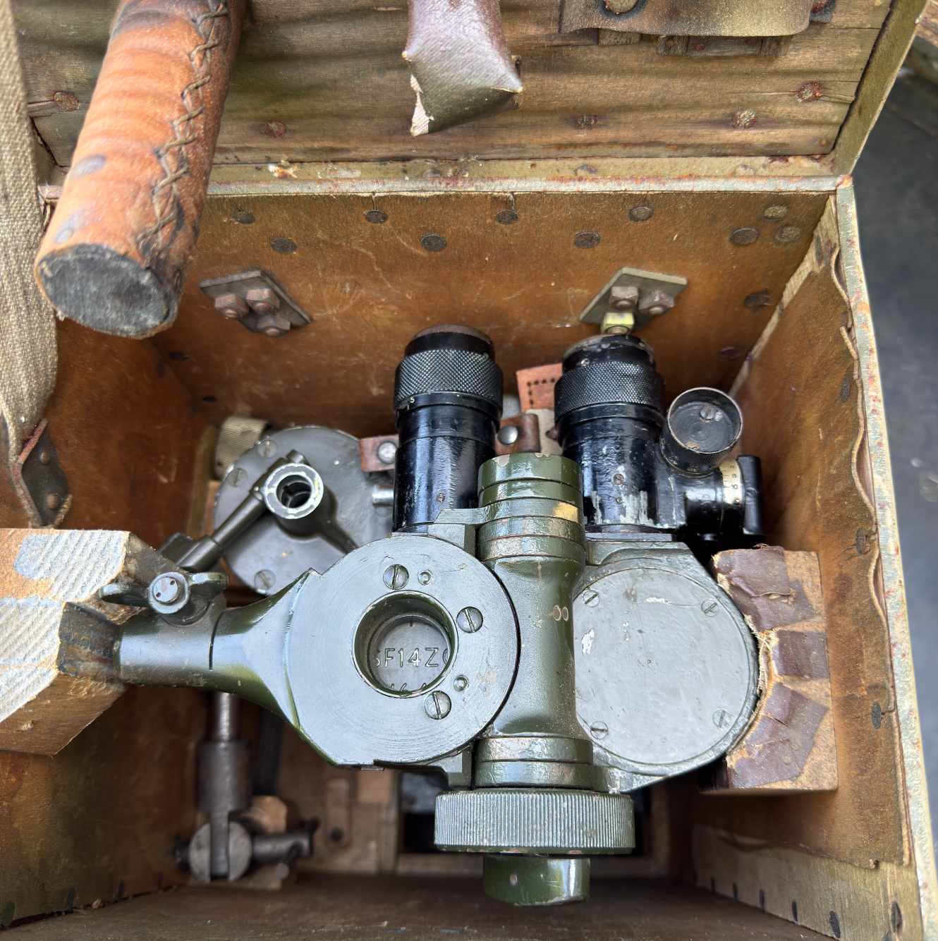 Complete WWII German S.F.14 Z.Gi. periscope field set inside original wooden box