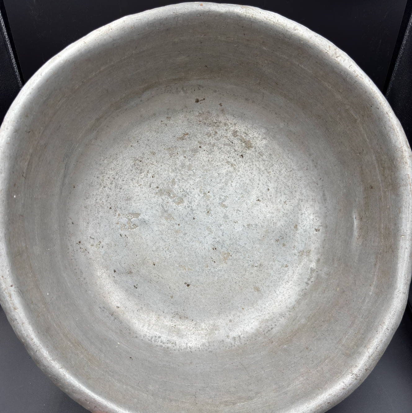 WW2 original artifact – Reichsarbeitsdienst wash bowl – interior page